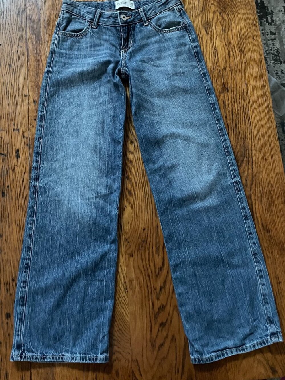 Abercrombie Girls lightweight low rise baggy jeans 9/10 Long
